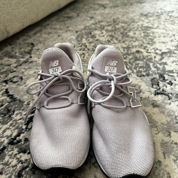 Lavender New Balance 247 Women’s size 8.5 - Picture 3 of 5